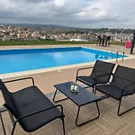 Luxury Rafaela οικογενειακή με ιδιωτική πισίνα, Bbq κ παιχνίδια ιδανική για οικογένειες με παιδια Villa Grevena