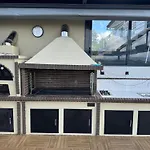 Villa Luxury Rafaela οικογενειακή με ιδιωτική πισίνα, Bbq κ παιχνίδια ιδανική για οικογένειες με παιδια *