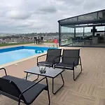 Luxury Rafaela οικογενειακή με ιδιωτική πισίνα, Bbq κ παιχνίδια ιδανική για οικογένειες με παιδια Villa Grevena