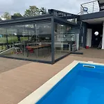 Luxury Rafaela οικογενειακή με ιδιωτική πισίνα, Bbq κ παιχνίδια ιδανική για οικογένειες με παιδια