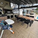 Luxury Rafaela οικογενειακή με ιδιωτική πισίνα, Bbq κ παιχνίδια ιδανική για οικογένειες με παιδια