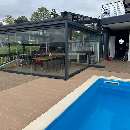 Luxury Rafaela οικογενειακή με ιδιωτική πισίνα, Bbq κ παιχνίδια ιδανική για οικογένειες με παιδια