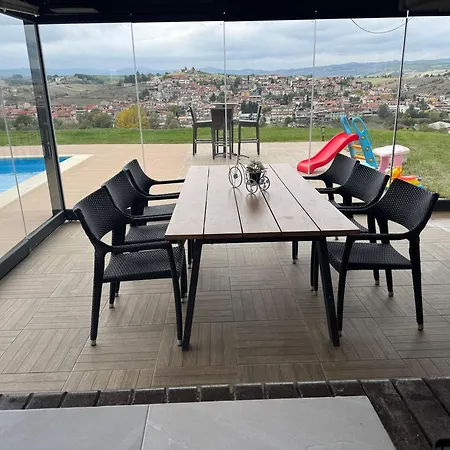 Luxury Rafaela οικογενειακή με ιδιωτική πισίνα, Bbq κ παιχνίδια ιδανική για οικογένειες με παιδια וילה *