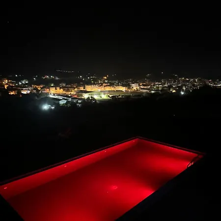וילה Luxury Rafaela οικογενειακή με ιδιωτική πισίνα, Bbq κ παιχνίδια ιδανική για οικογένειες με παιδια *