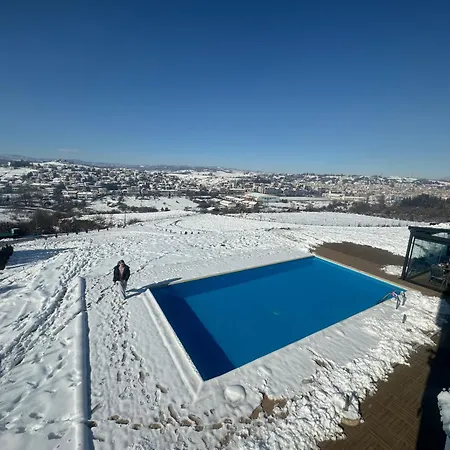 Luxury Rafaela οικογενειακή με ιδιωτική πισίνα, Bbq κ παιχνίδια ιδανική για οικογένειες με παιδια * Grevená