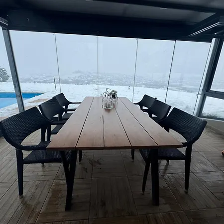 Luxury Rafaela οικογενειακή με ιδιωτική πισίνα, Bbq κ παιχνίδια ιδανική για οικογένειες με παιδια *