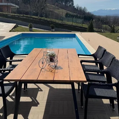 Luxury Rafaela οικογενειακή με ιδιωτική πισίνα, Bbq κ παιχνίδια ιδανική για οικογένειες με παιδια * Grevená