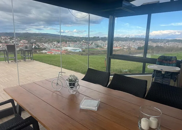 Luxury Rafaela οικογενειακή με ιδιωτική πισίνα, Bbq κ παιχνίδια ιδανική για οικογένειες με παιδια * Grevena