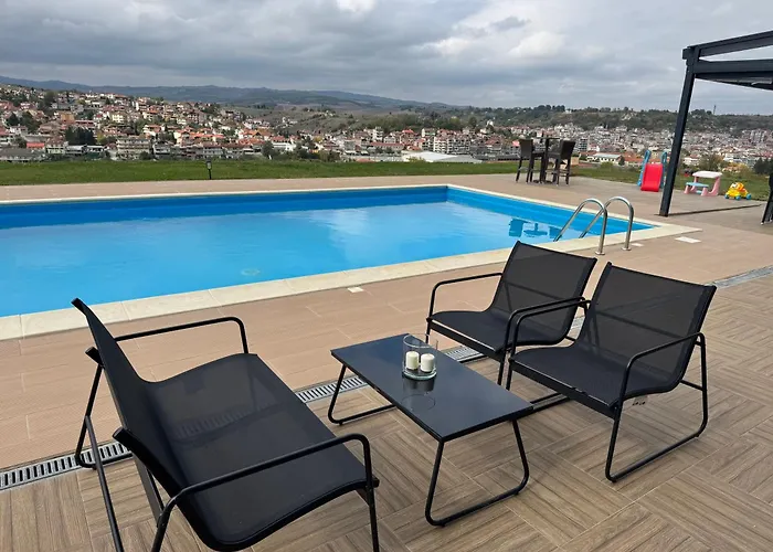 Luxury Rafaela οικογενειακή με ιδιωτική πισίνα, Bbq κ παιχνίδια ιδανική για οικογένειες με παιδια Vilă Grevena