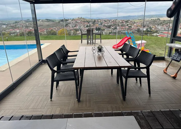 Luxury Rafaela οικογενειακή με ιδιωτική πισίνα, Bbq κ παιχνίδια ιδανική για οικογένειες με παιδια Vilă *