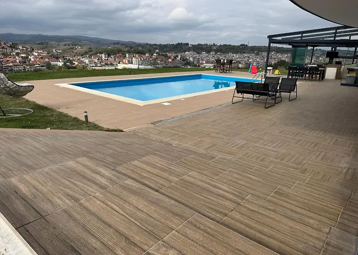 Vilă Luxury Rafaela οικογενειακή με ιδιωτική πισίνα, Bbq κ παιχνίδια ιδανική για οικογένειες με παιδια Grevena