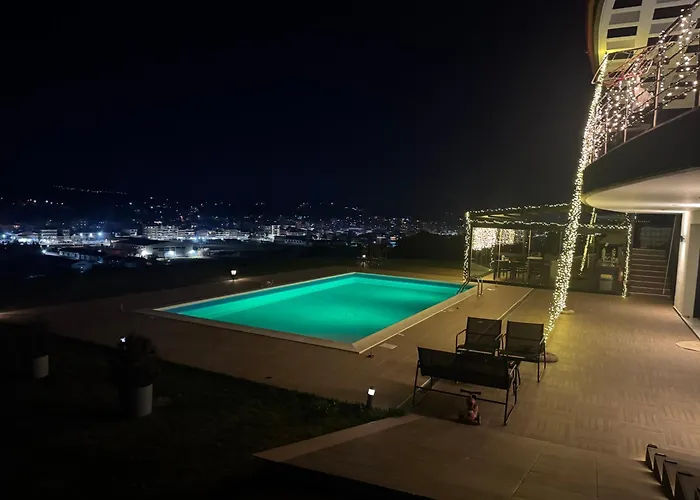 Luxury Rafaela οικογενειακή με ιδιωτική πισίνα, Bbq κ παιχνίδια ιδανική για οικογένειες με παιδια