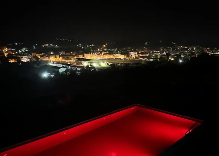 Vilă Luxury Rafaela οικογενειακή με ιδιωτική πισίνα, Bbq κ παιχνίδια ιδανική για οικογένειες με παιδια *