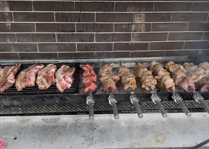 Luxury Rafaela οικογενειακή με ιδιωτική πισίνα, Bbq κ παιχνίδια ιδανική για οικογένειες με παιδια Vilă *