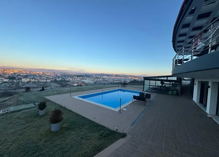 Luxury Rafaela οικογενειακή με ιδιωτική πισίνα, Bbq κ παιχνίδια ιδανική για οικογένειες με παιδια * Grevena