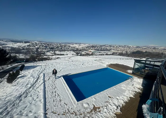 Luxury Rafaela οικογενειακή με ιδιωτική πισίνα, Bbq κ παιχνίδια ιδανική για οικογένειες με παιδια * Grevena