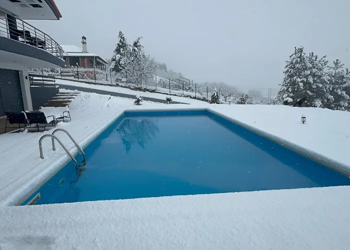 Vilă Luxury Rafaela οικογενειακή με ιδιωτική πισίνα, Bbq κ παιχνίδια ιδανική για οικογένειες με παιδια *