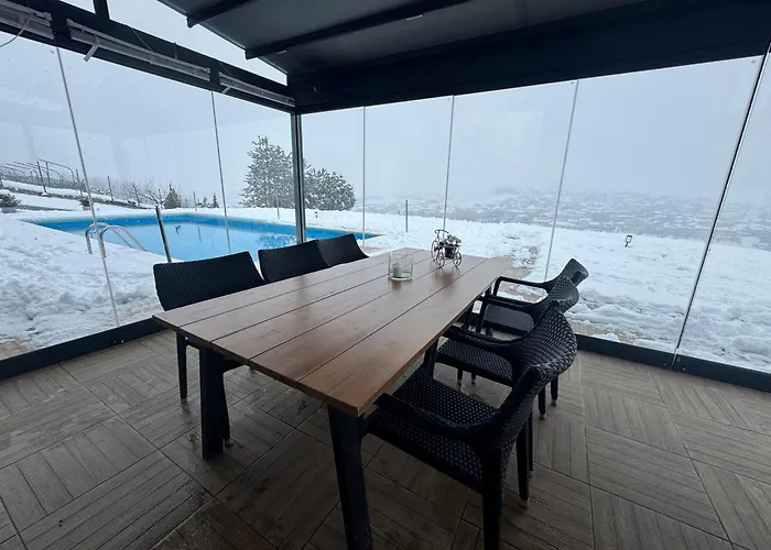 Luxury Rafaela οικογενειακή με ιδιωτική πισίνα, Bbq κ παιχνίδια ιδανική για οικογένειες με παιδια