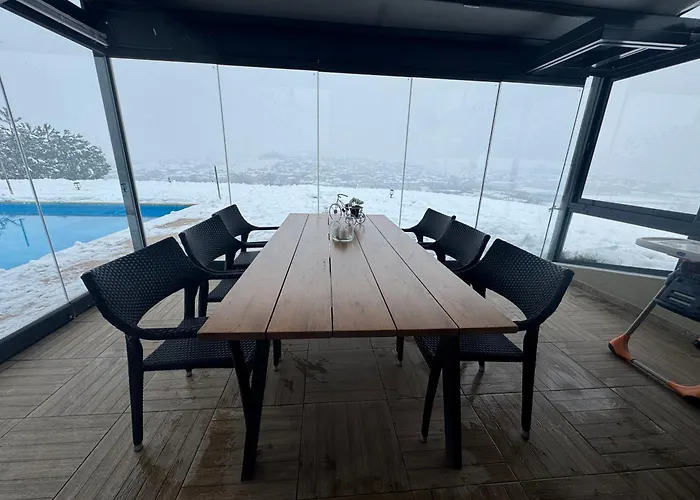 Luxury Rafaela οικογενειακή με ιδιωτική πισίνα, Bbq κ παιχνίδια ιδανική για οικογένειες με παιδια *