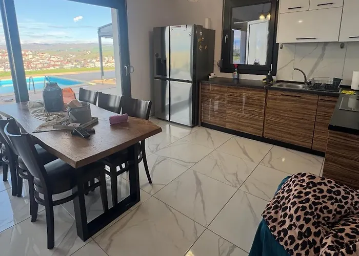 Luxury Rafaela οικογενειακή με ιδιωτική πισίνα, Bbq κ παιχνίδια ιδανική για οικογένειες με παιδια Vilă Grevena