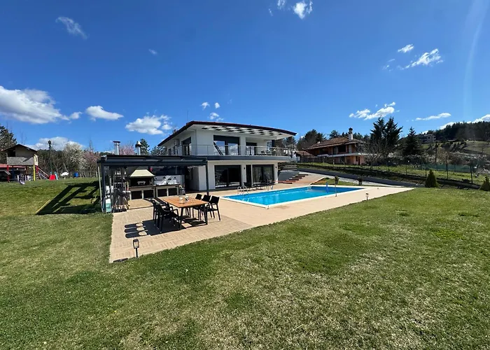 Vilă Luxury Rafaela οικογενειακή με ιδιωτική πισίνα, Bbq κ παιχνίδια ιδανική για οικογένειες με παιδια